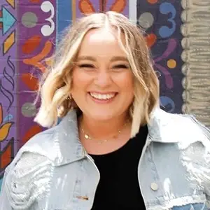 headshot photo of Kimberly Sunday